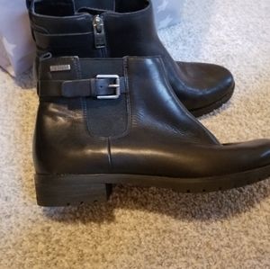 Waterproof Rockport Boots Size 8